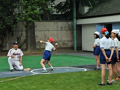 ソフトボール投げ