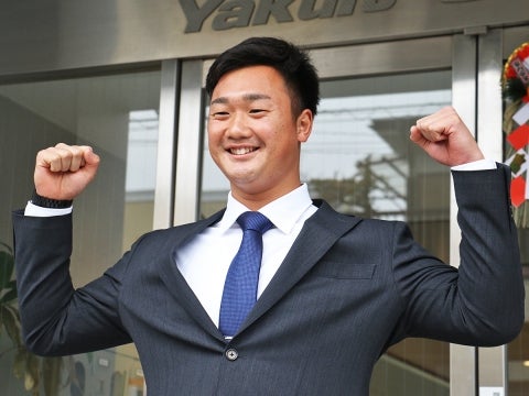 ドラフト1位の山下輝投手ら6選手が入寮