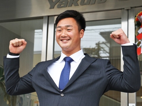 ドラフト1位の山下輝投手ら6選手が入寮