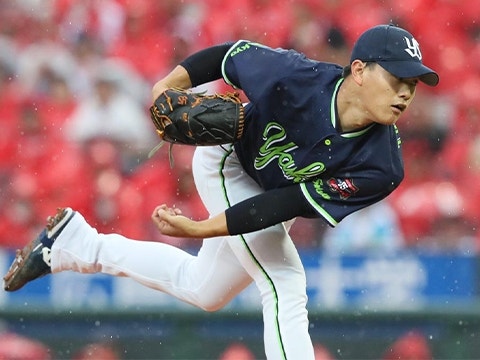 高橋投手が6回3失点と試合を作る