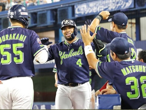 バレンティン選手が2打席連続ホームラン