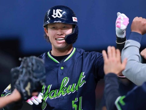 濱田選手が先制の1号ソロを放つ