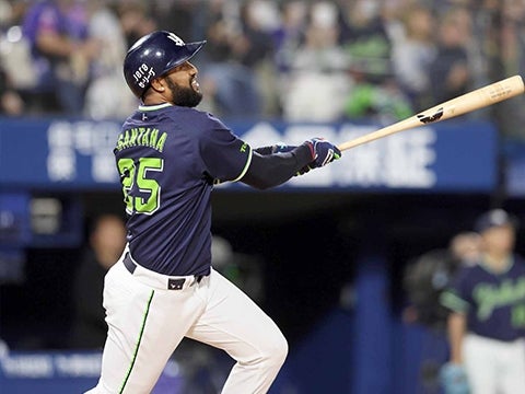 サンタナ選手が3号2ラン