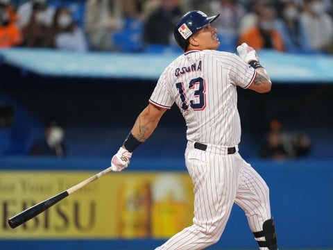 オスナ選手が3試合連続となる先制タイムリーを放つ