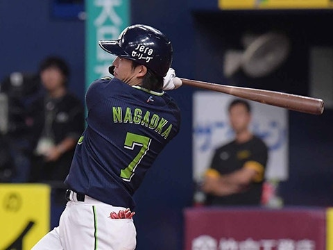 長岡選手が10試合連続安打
