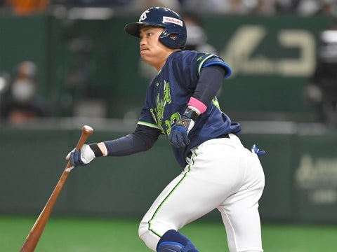 中村選手が代打で二塁打を放つ！