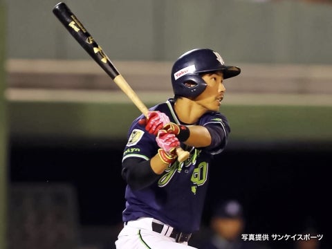 試合を決める2点タイムリー二塁打