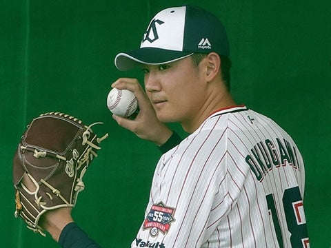 ブルペンに入る奥川投手