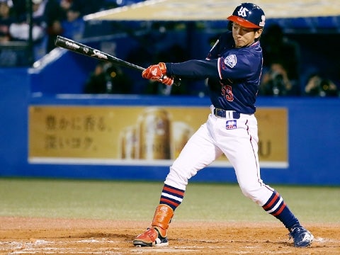 今浪選手は代打で意地の安打
