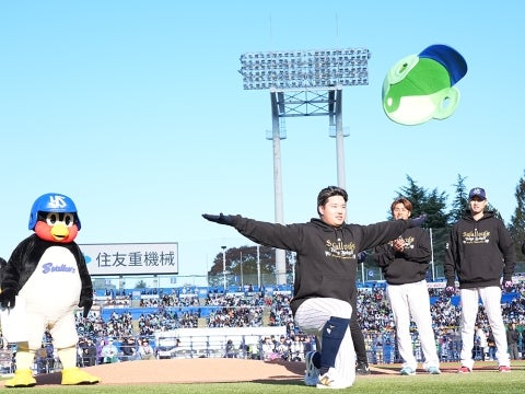 「空中くるりんぱ対決」に選手が挑戦！