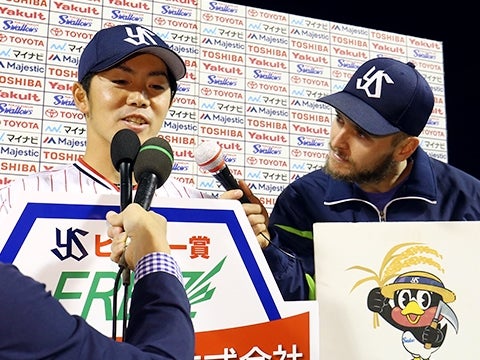 インタビュアーが2人!?