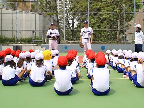 山部氏と河端氏が港区立芝小学校で投げ方指導！