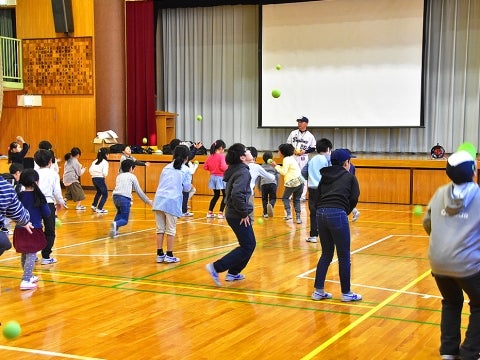 ボールに慣れよう