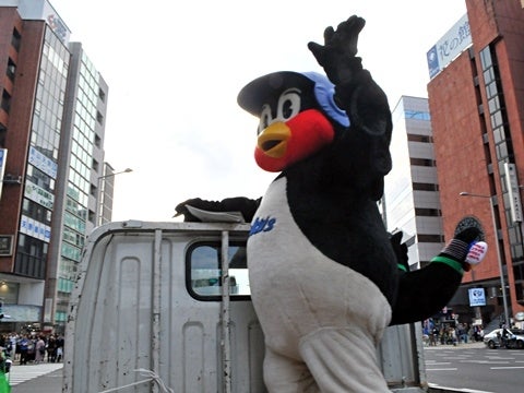 次は優勝パレードを