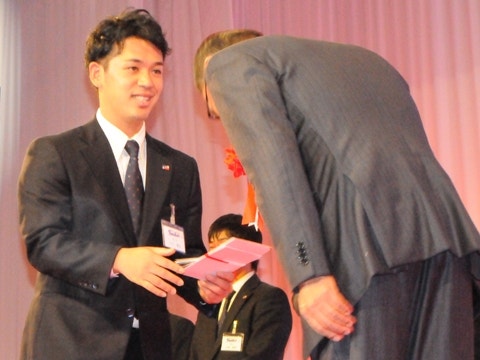 優勝決定試合に先発