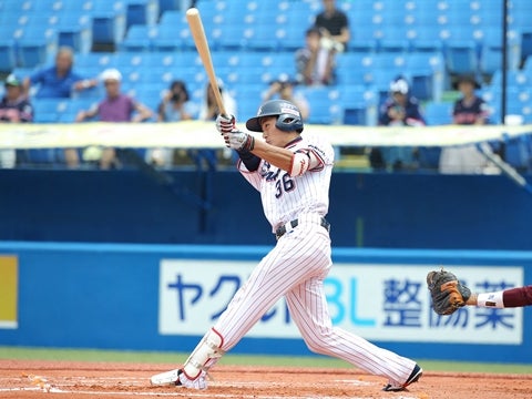 チャンス広げる二塁打＆4号ソロ