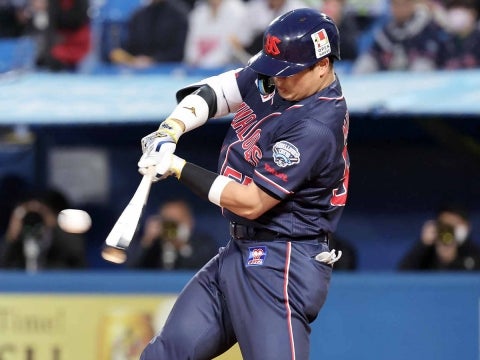 村上選手が先制の2号2ランを放つ！